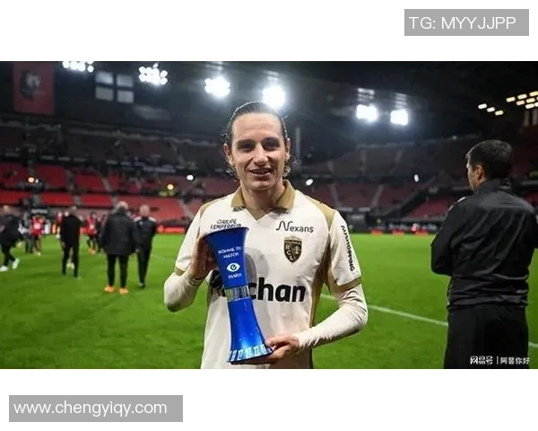 2-0朗斯+斩获联赛6连胜+力压大巴黎领跑法甲积分榜! 2-0朗斯+斩获联赛6连胜+力压大巴黎领跑法甲积分榜!